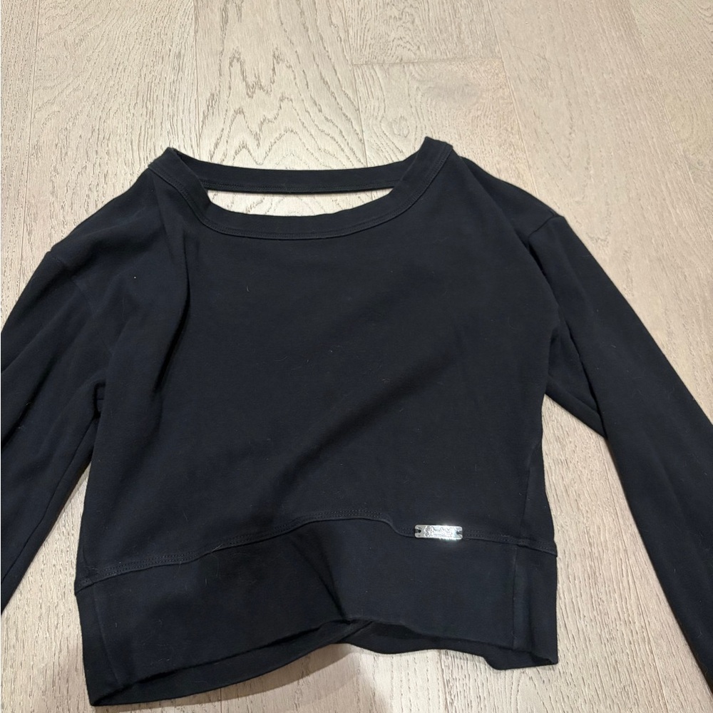 Bombshell sportswear pullover long sleeve crop top